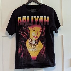 Aaliyah 2019 Graphic Tee Unisex Medium women's Men's Short Sleeve Great Used Con